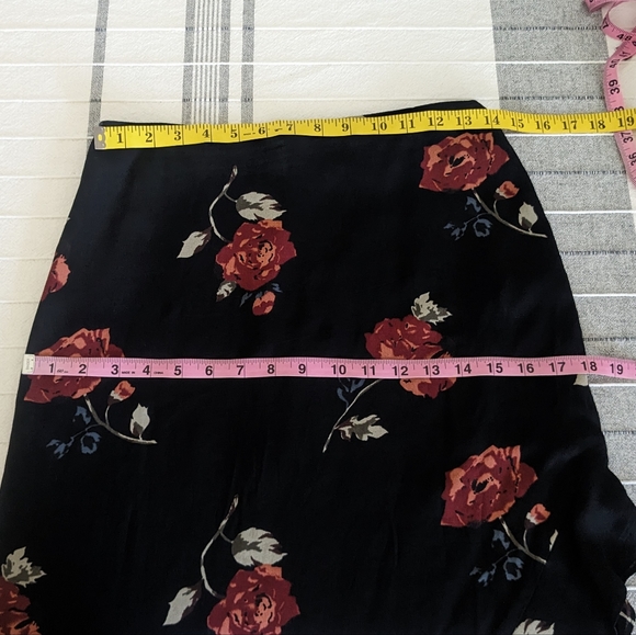 Reformation Black Floral Skirt - Picture 8 of 11